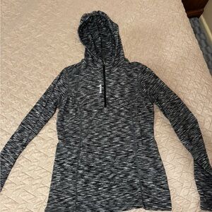Reebok Women's Black and White Patterned Hoodie